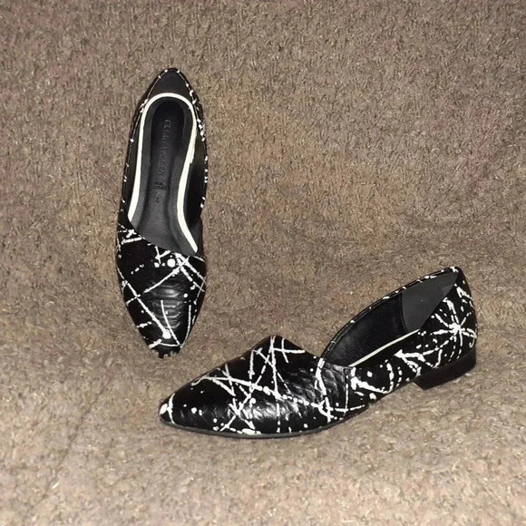 GERRY WEBER-Ebru-Black/White Paint Embossed D'Orsay Flats-Size 4UK-7US-Near Mint - Picture 1 of 6
